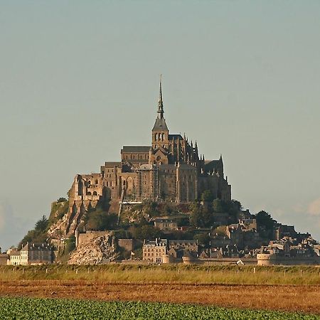 Gite A 1,9 Km Du Mont St Michel Villa Beauvoir  Esterno foto